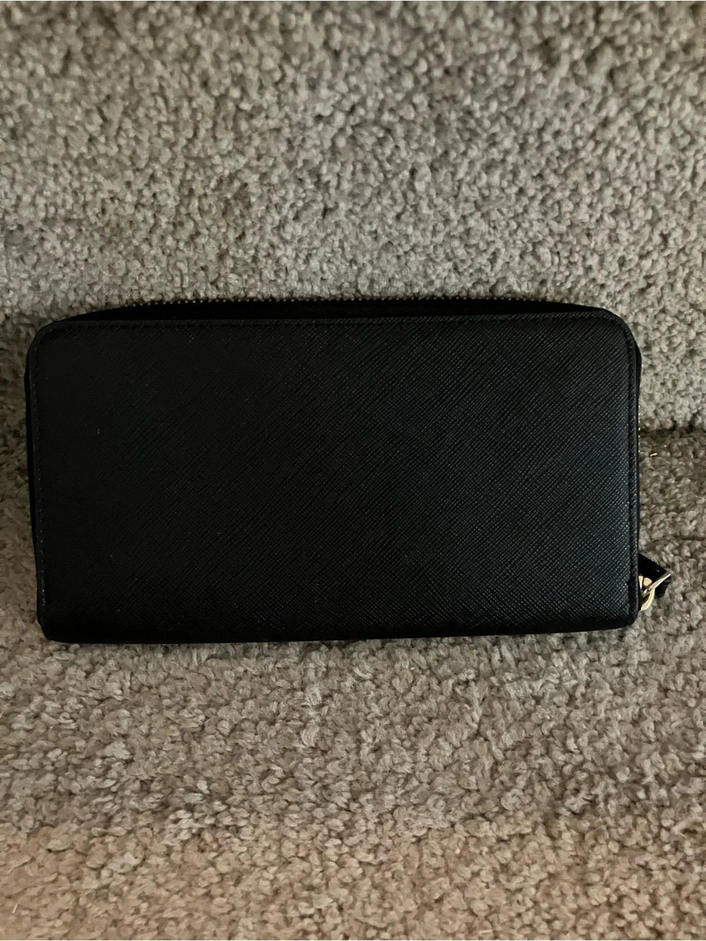 EXCELLENT CONDITION! KATE SPADE CEDAR STREET “TALK IS CHIC” ZIP AROUND WRISTLET